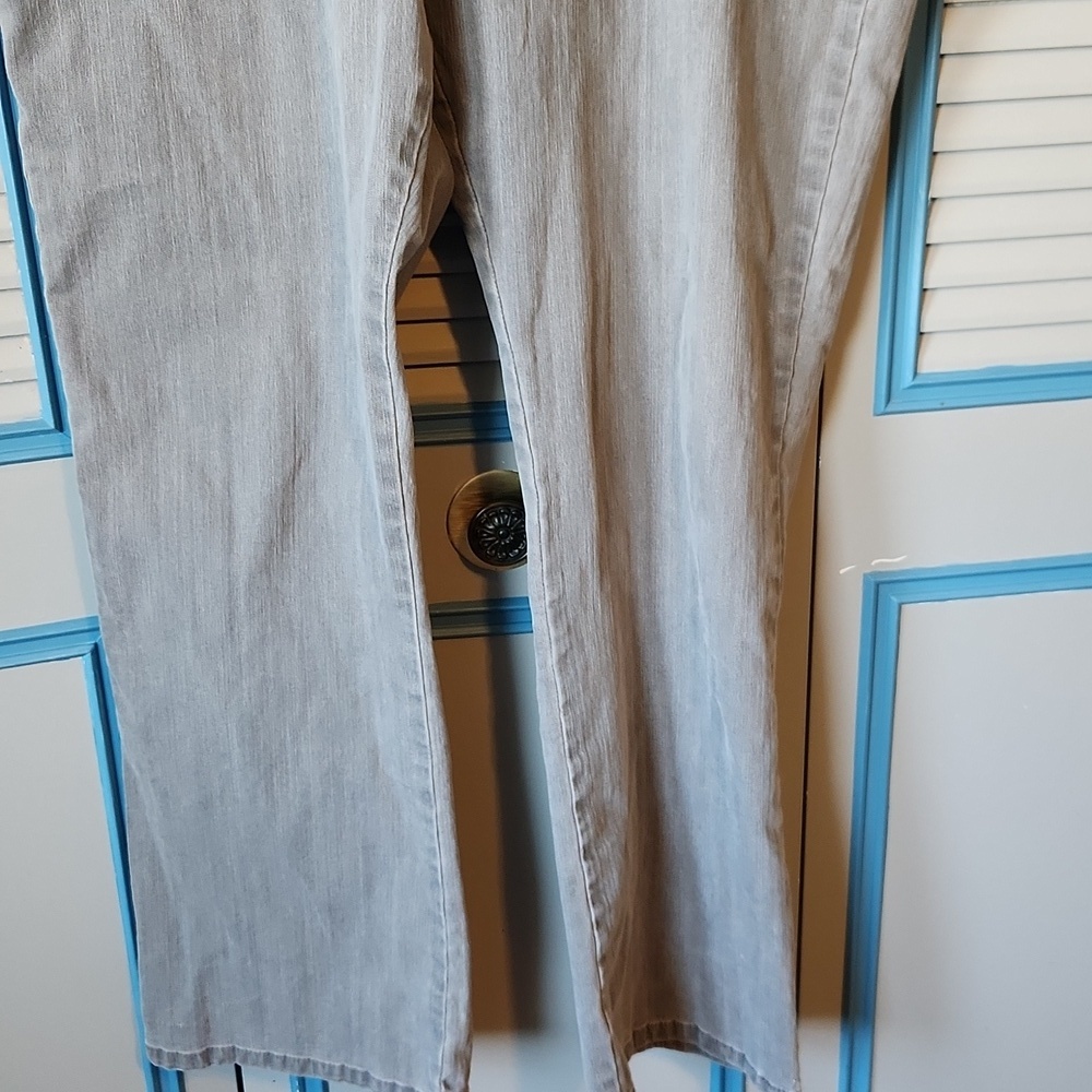 Lee Light Grey Classic Fit Jeans - Picture 6 of 13